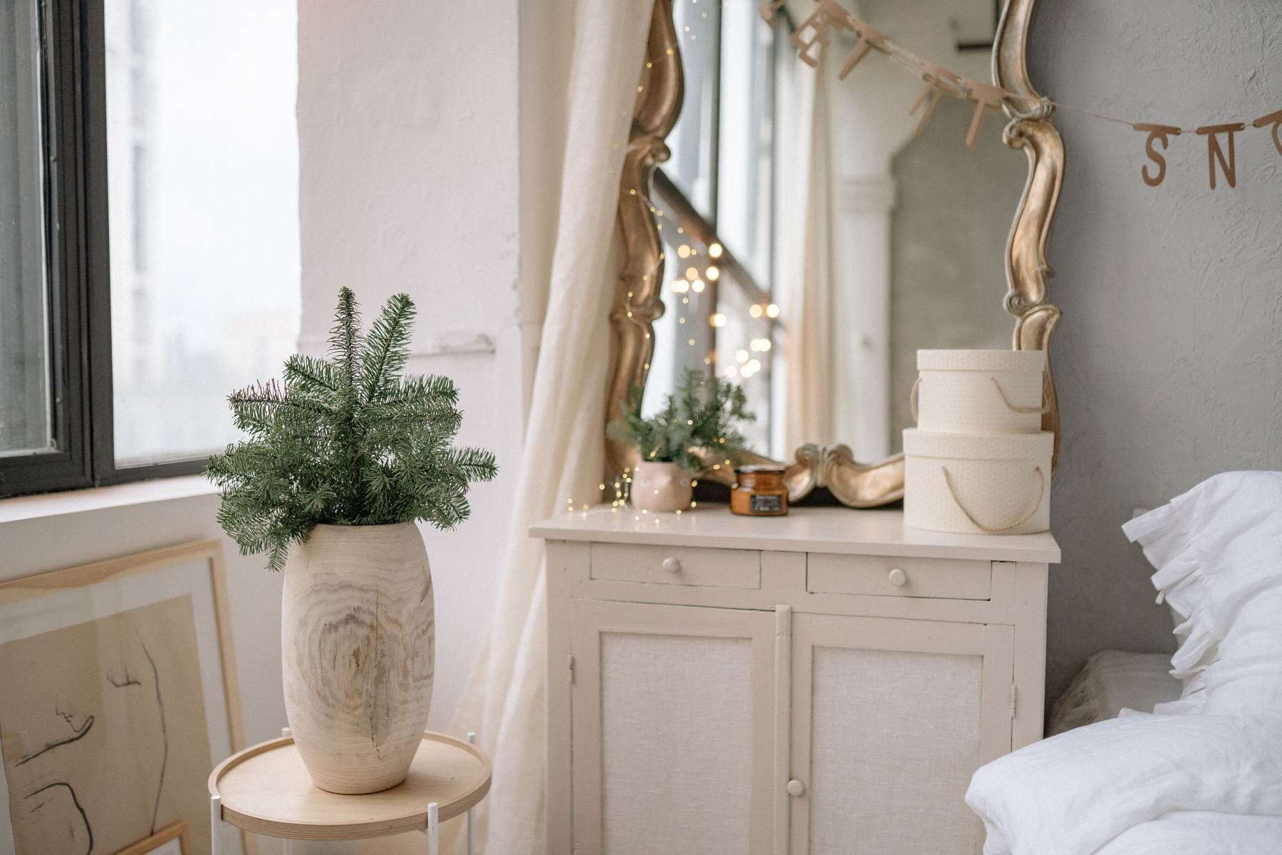 White Bedroom Dresser With Decorations